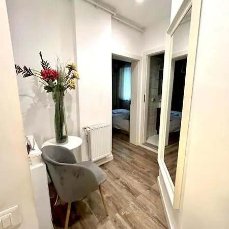 בוקרשט Lovely Victoriei Studio מראה חיצוני תמונה